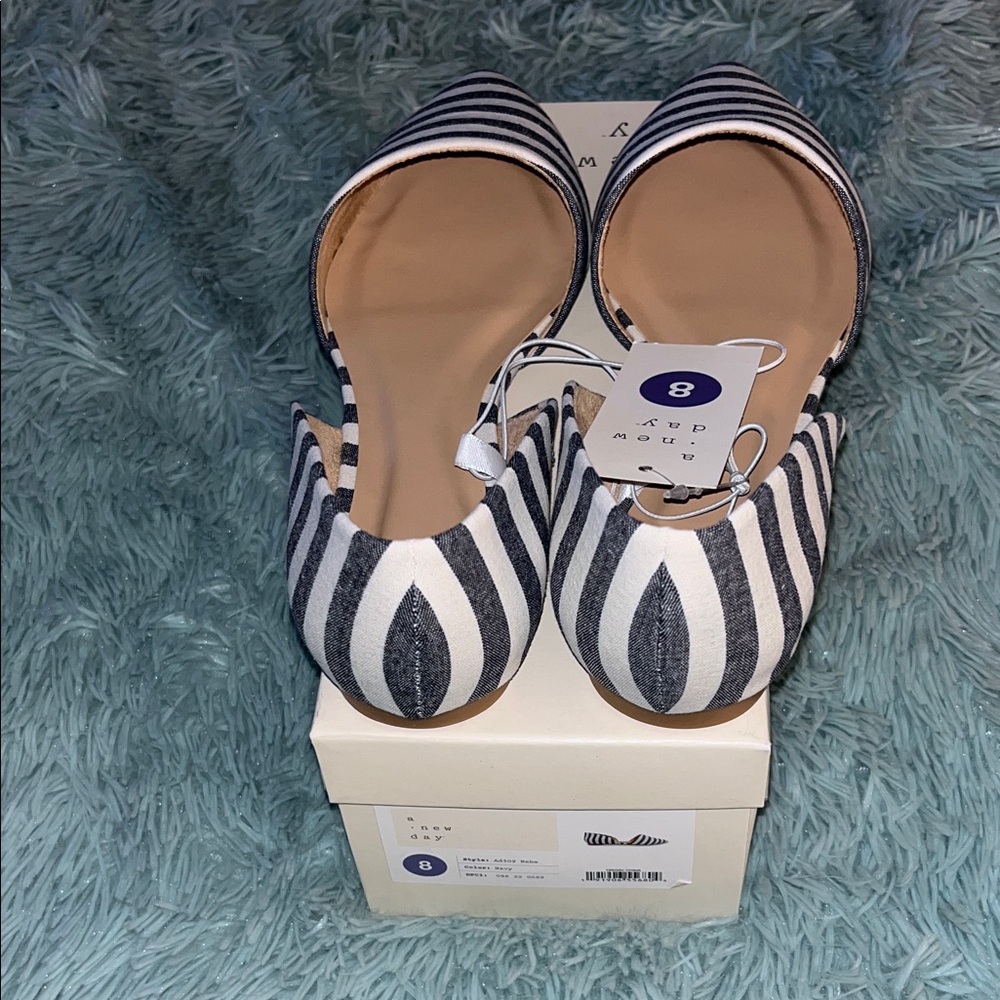 A NEW DAY TRENDY NAVY/ WHITE STRIPE POINTED SHOE FLATS NWT SIZE 8 - Picture 7 of 7